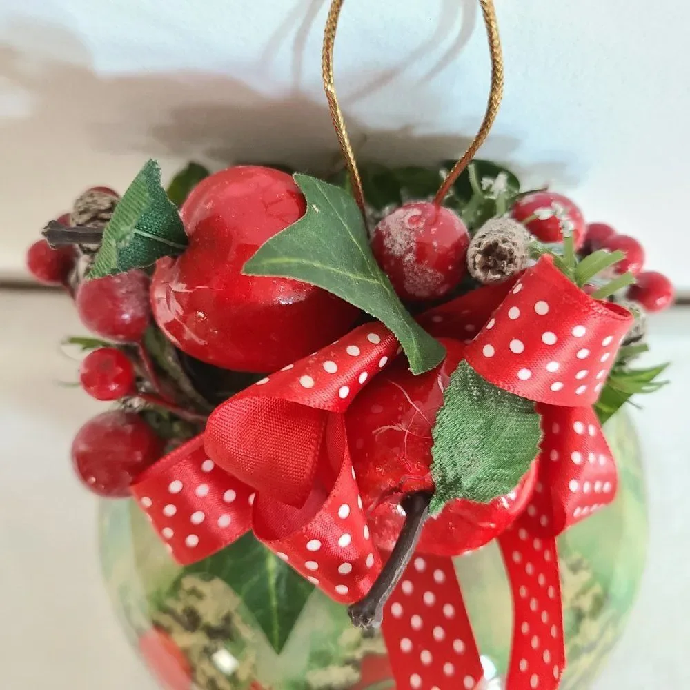 Oversize Mistletoe Christmas Holiday Doorway Or Window Bears Hanging Ornament
